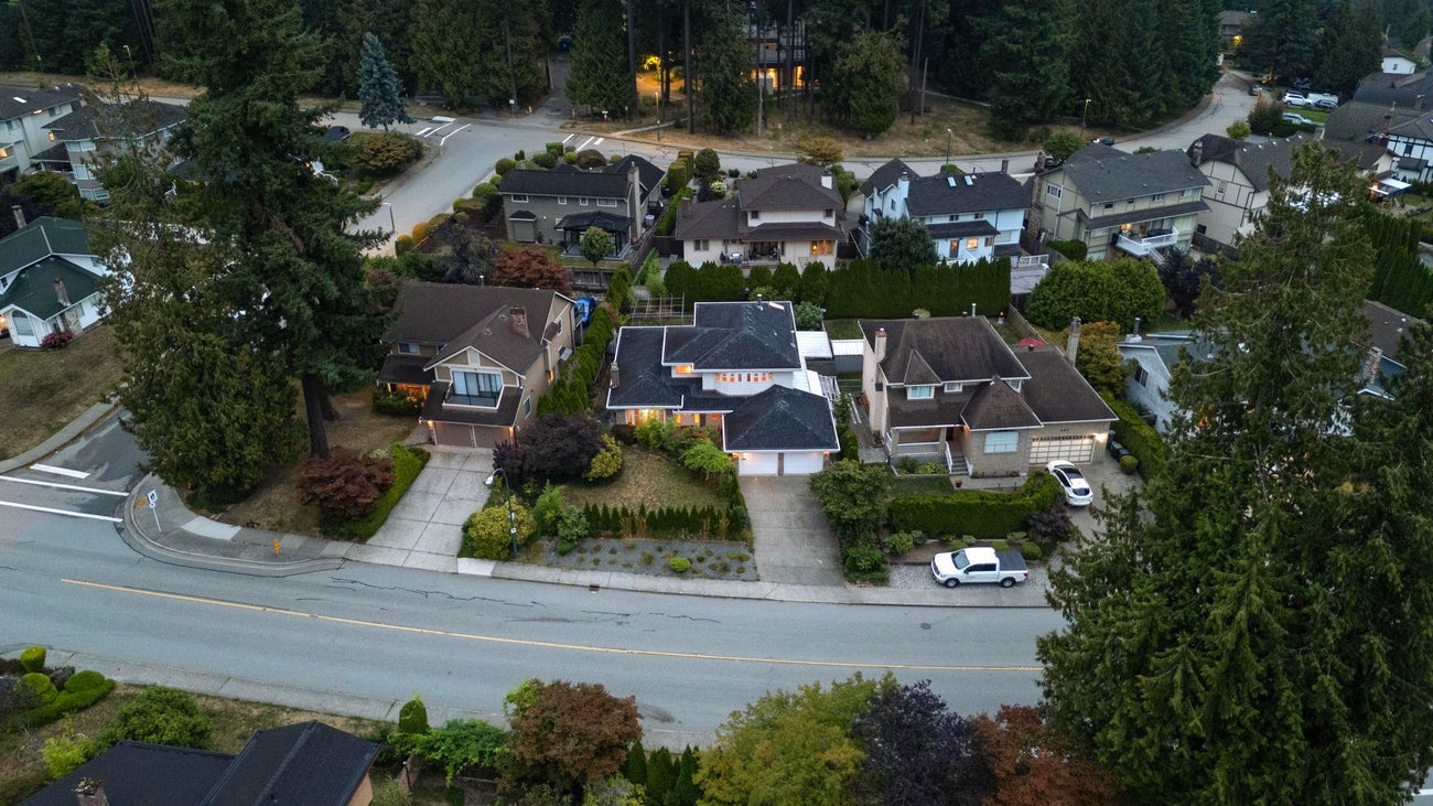 394 Hickey Drive - Coquitlam East Single Family Residence for Sale, 4 Bedrooms (R3045830) #9