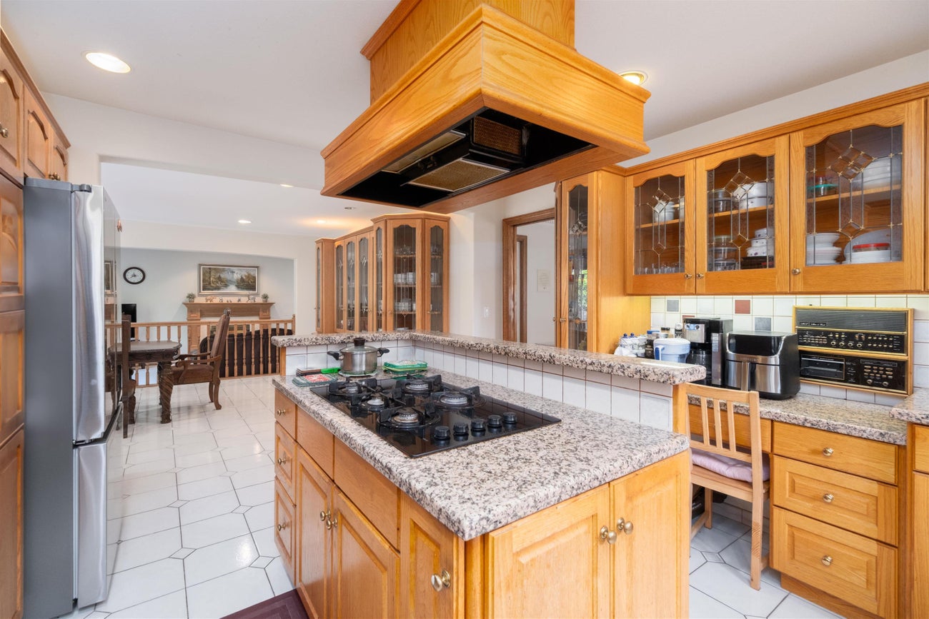 2248 Sicamous Avenue - Coquitlam East Single Family Residence for Sale, 7 Bedrooms (R3046229)# - 10