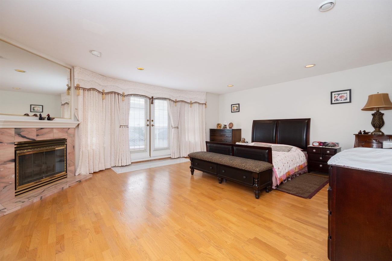 2248 Sicamous Avenue - Coquitlam East Single Family Residence for Sale, 7 Bedrooms (R3046229)# - 22