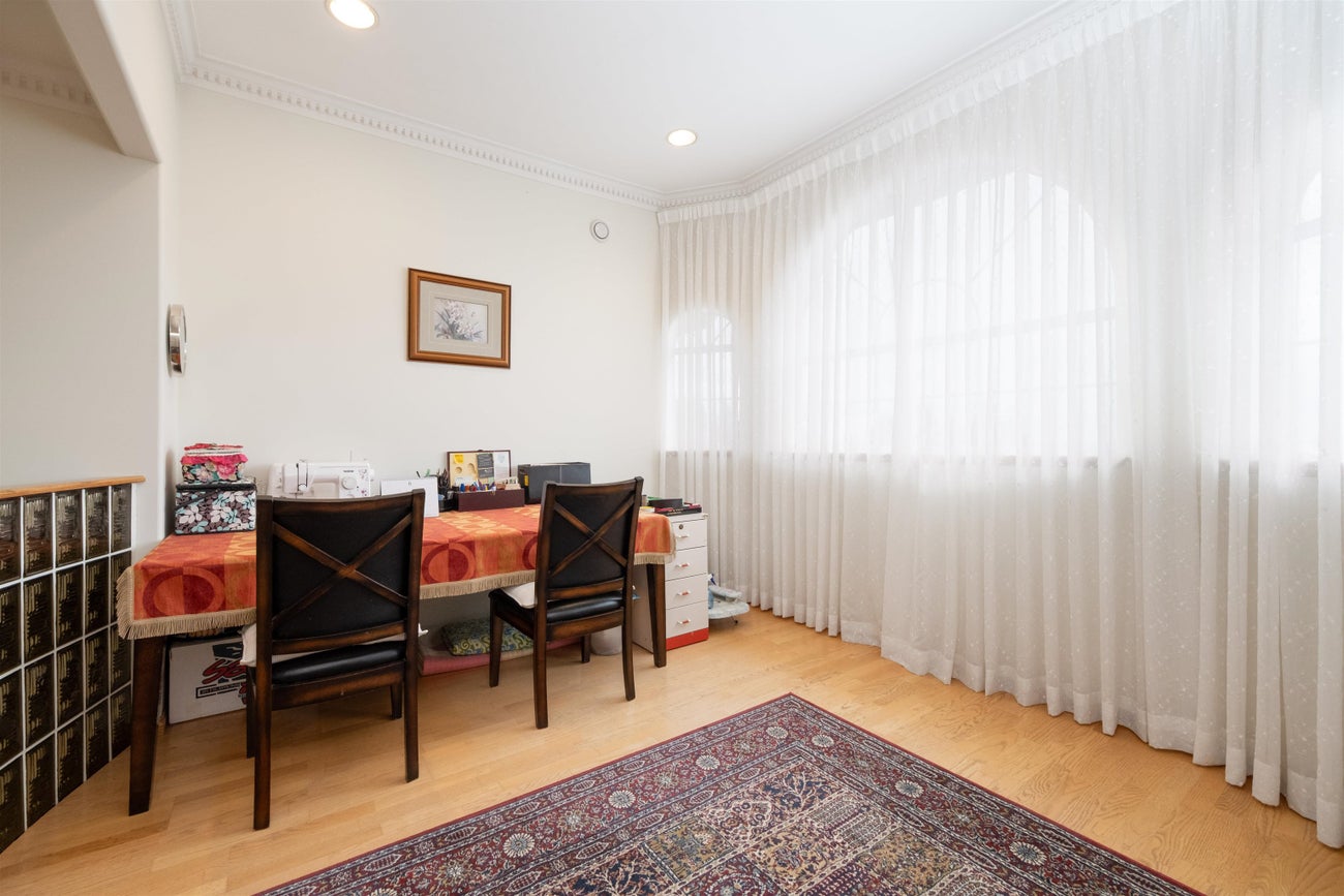 2248 Sicamous Avenue - Coquitlam East Single Family Residence for Sale, 7 Bedrooms (R3046229)# - 27