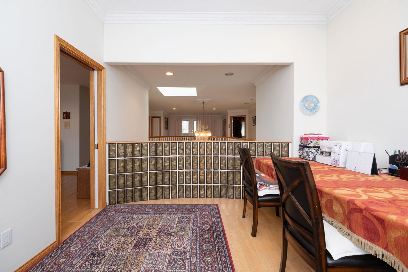 2248 Sicamous Avenue - Coquitlam East Single Family Residence for Sale, 7 Bedrooms (R3046229)# - 28