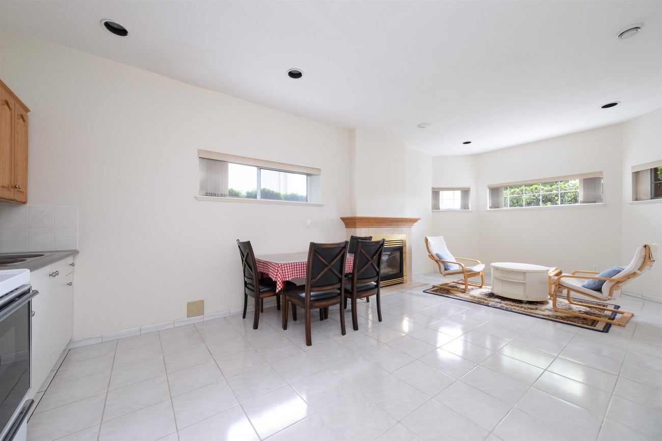 2248 Sicamous Avenue - Coquitlam East Single Family Residence for Sale, 7 Bedrooms (R3046229)# - 35