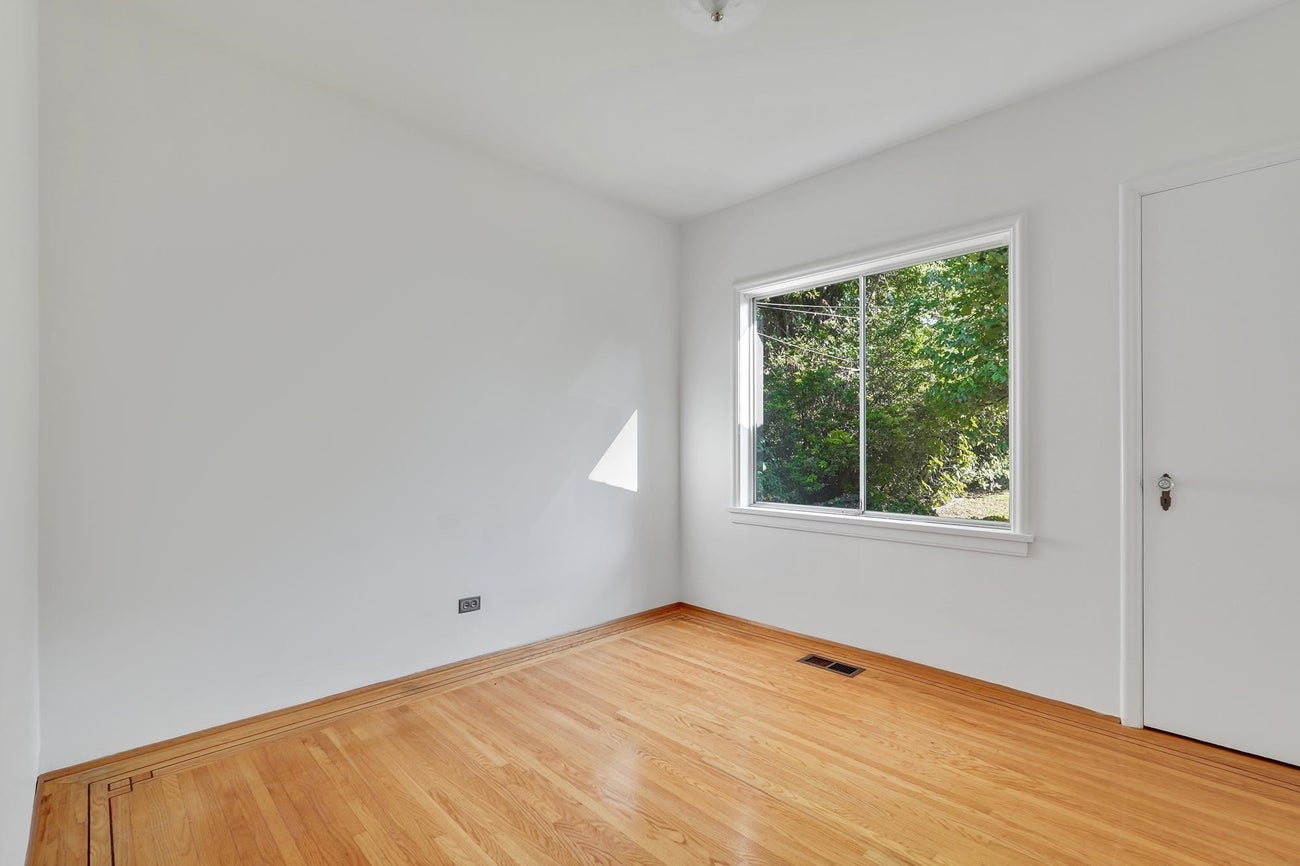 3746 Edinburgh Street - Vancouver Heights Single Family Residence for Sale, 3 Bedrooms (R3046732) #16
