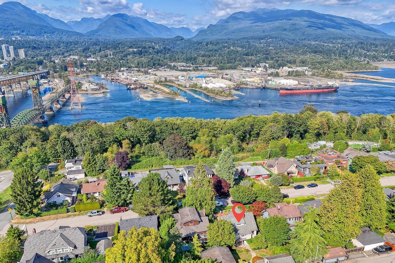 3746 Edinburgh Street - Vancouver Heights Single Family Residence for Sale, 3 Bedrooms (R3046732) #1