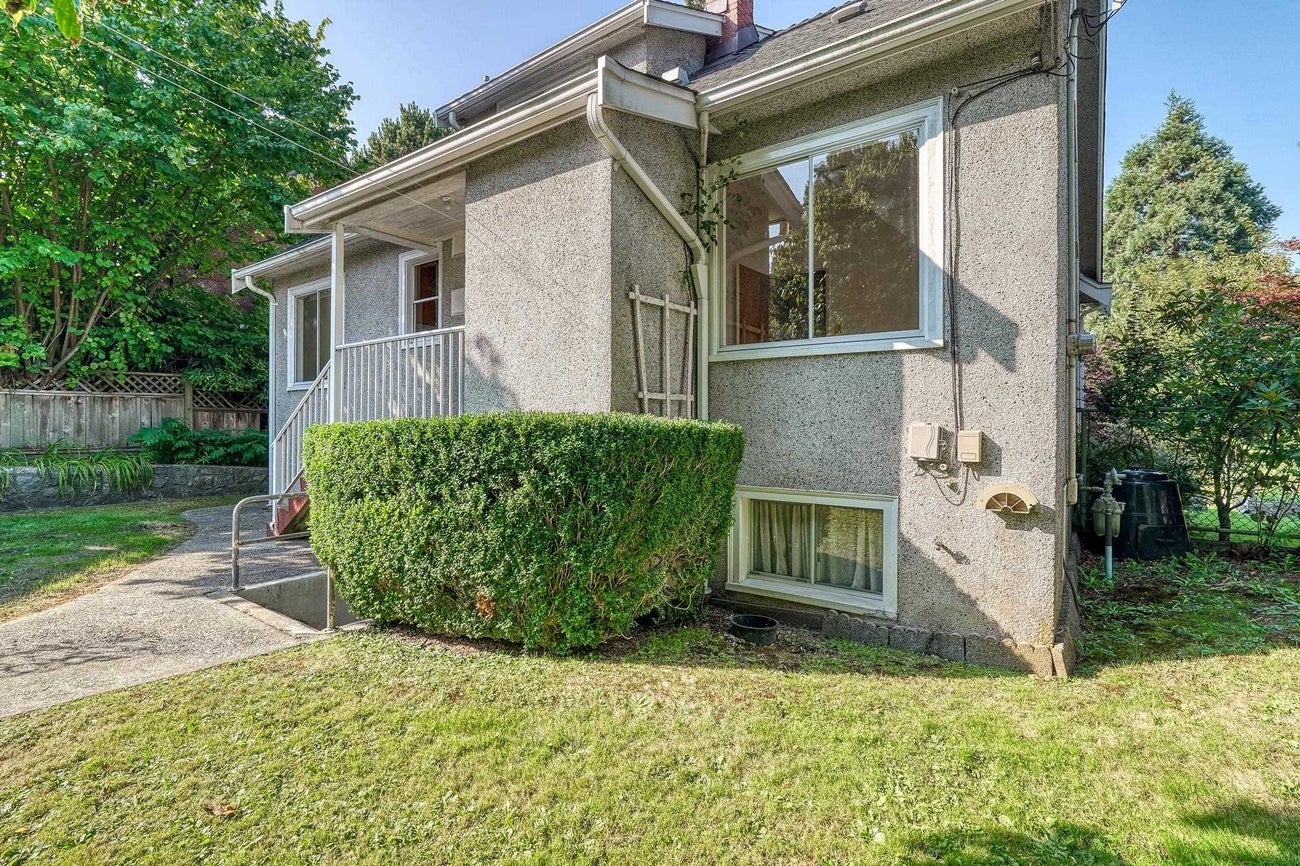3746 Edinburgh Street - Vancouver Heights Single Family Residence for Sale, 3 Bedrooms (R3046732) #21