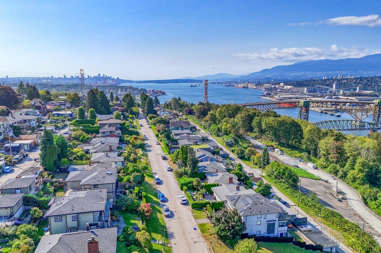 3746 Edinburgh Street - Vancouver Heights Single Family Residence for Sale, 3 Bedrooms (R3046732) #28