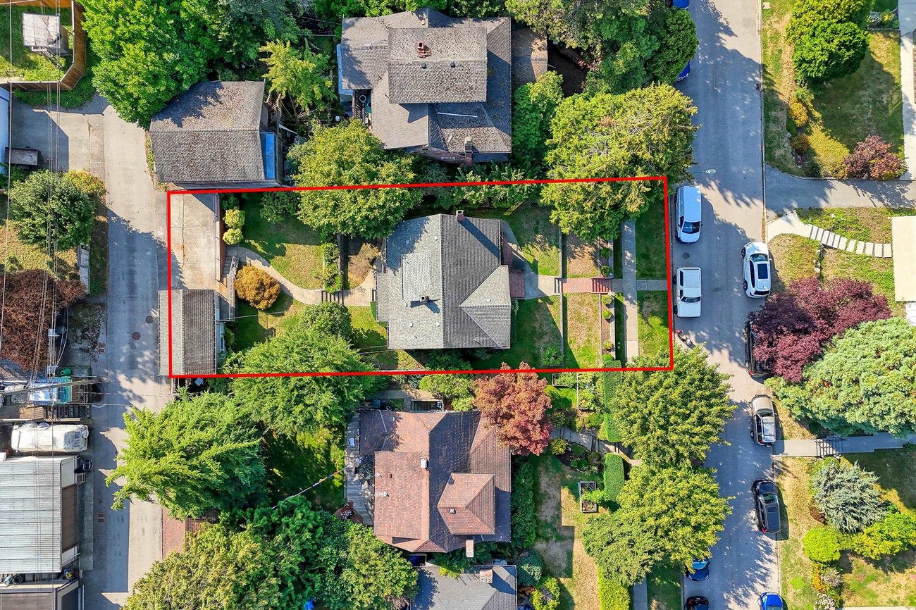 3746 Edinburgh Street - Vancouver Heights Single Family Residence for Sale, 3 Bedrooms (R3046732)# - 2