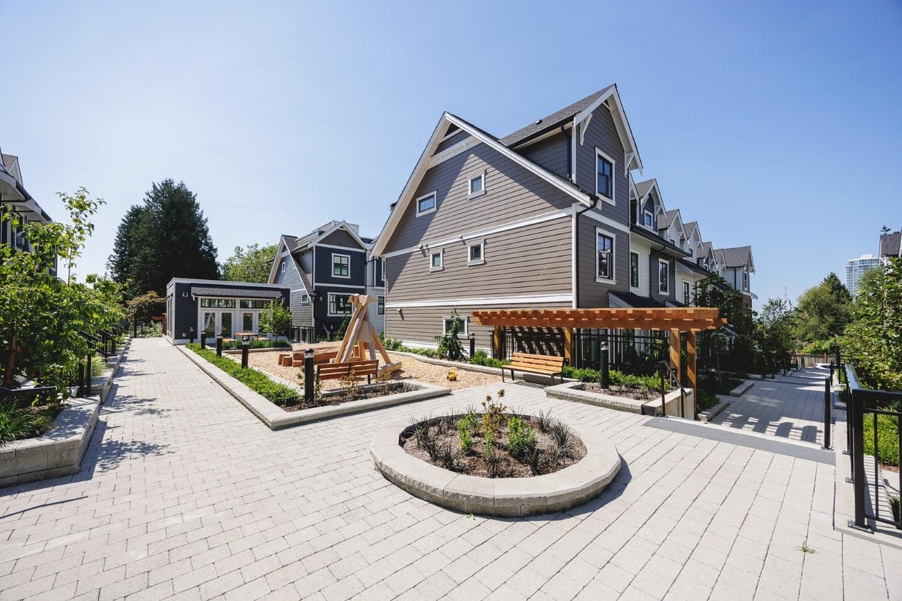 207 - 678 Fairview Street - Coquitlam West Townhouse for Sale, 2 Bedrooms (R3047672) #38