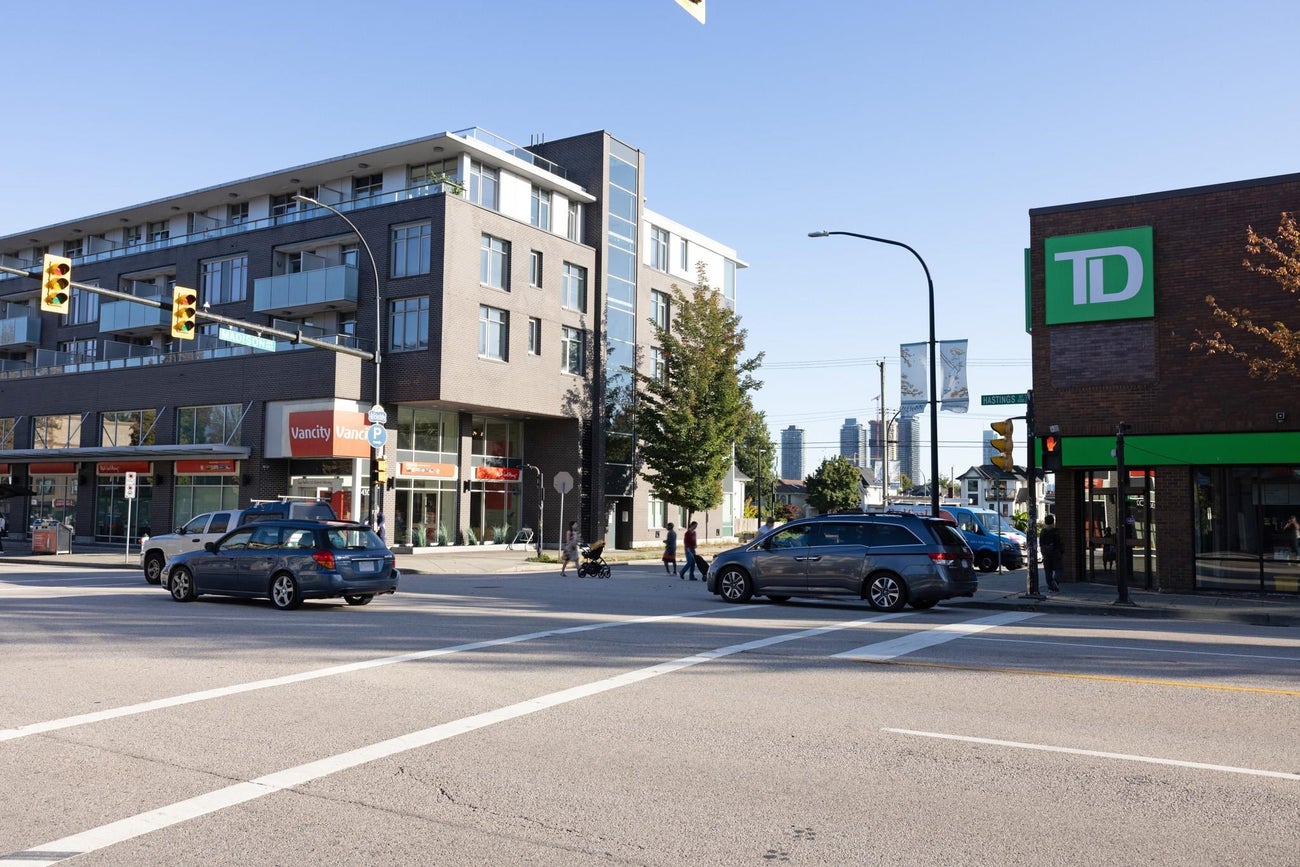 3929 Triumph Street - Vancouver Heights Single Family Residence for Sale, 3 Bedrooms (R3047793)# - 11