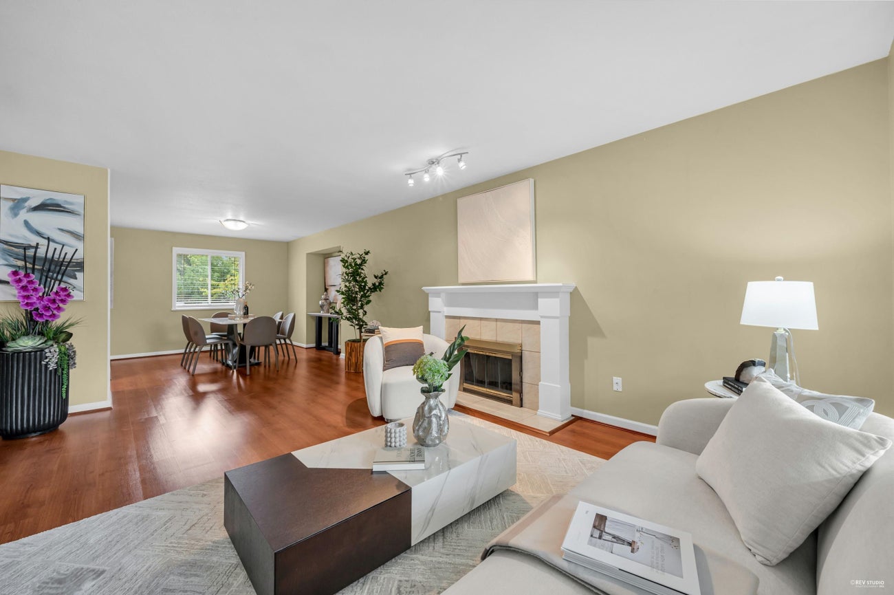 1830 Walnut Crescent - Central Coquitlam Single Family Residence for Sale, 5 Bedrooms (R3048029) #4