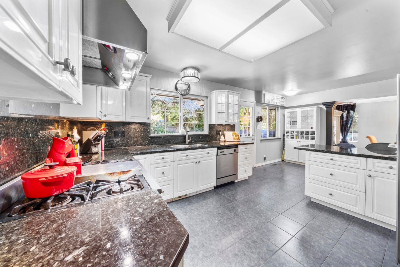 605 Victor Street - Coquitlam West Single Family Residence for Sale, 4 Bedrooms (R3048340)# - 10