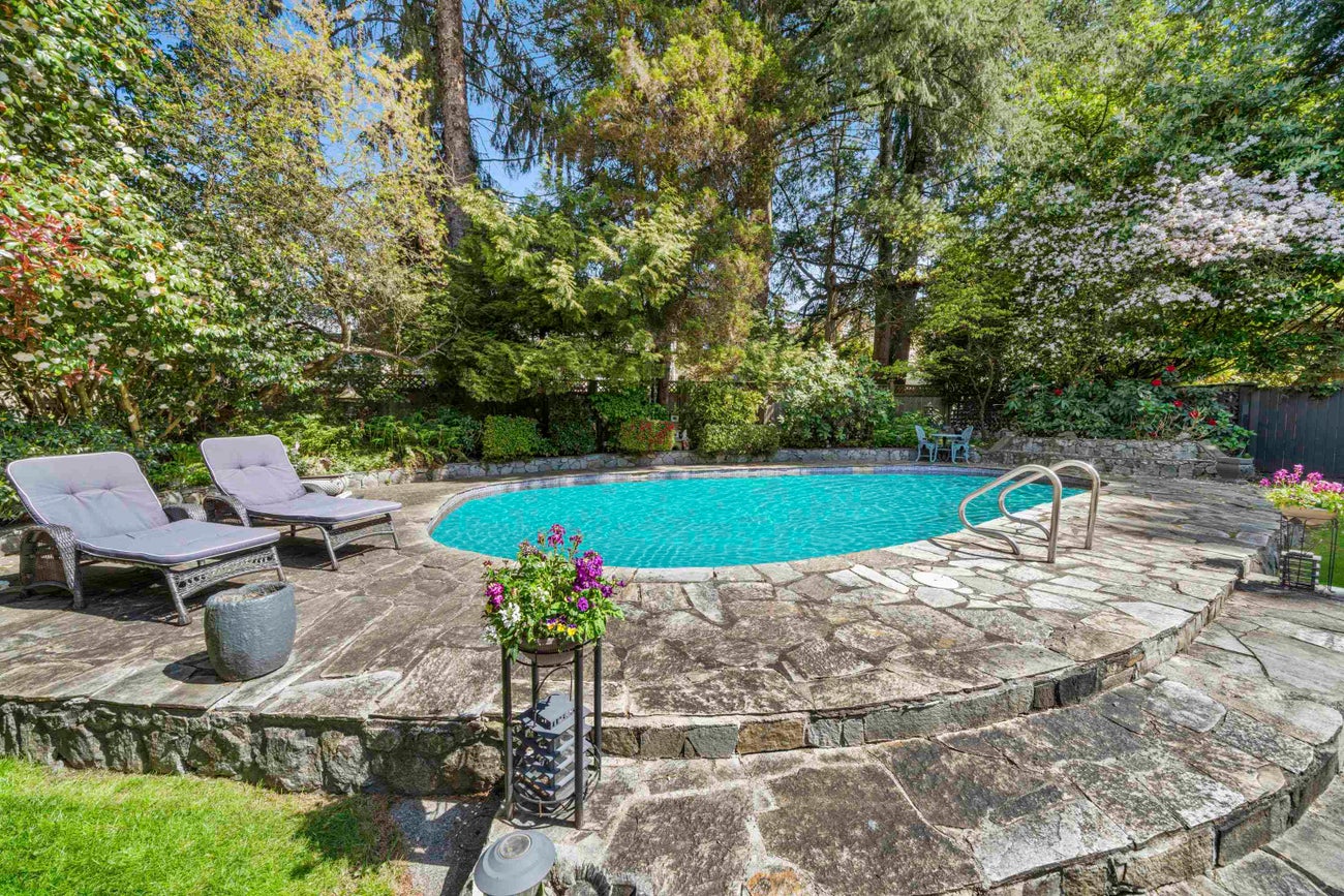 605 Victor Street - Coquitlam West Single Family Residence for Sale, 4 Bedrooms (R3048340)# - 21