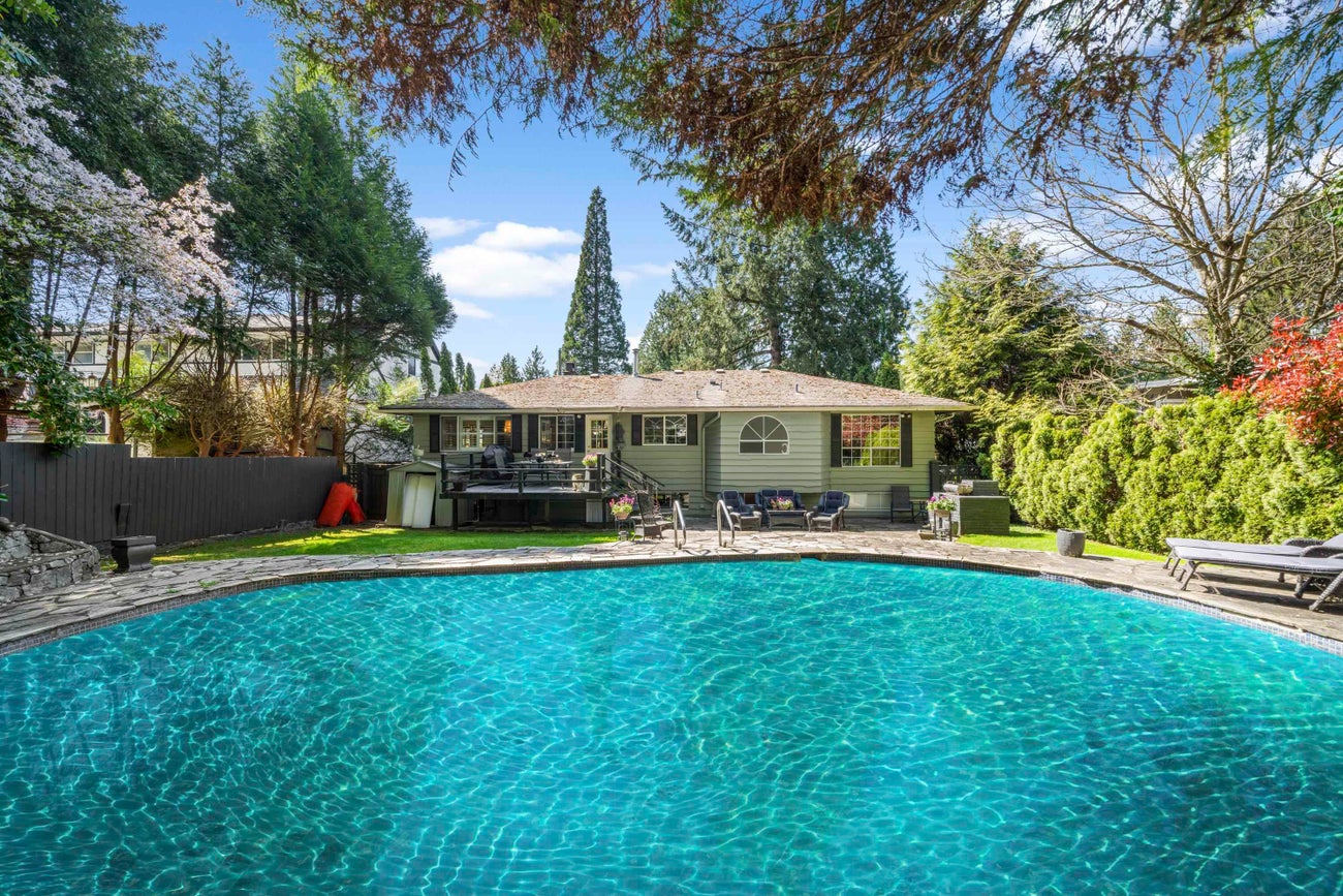 605 Victor Street - Coquitlam West Single Family Residence for Sale, 4 Bedrooms (R3048340)# - 23