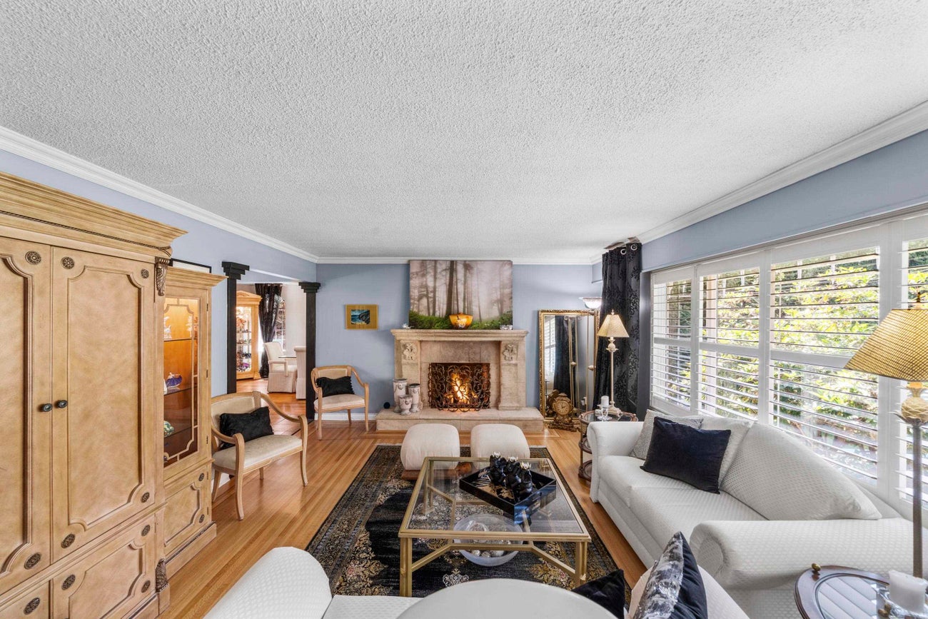 605 Victor Street - Coquitlam West Single Family Residence for Sale, 4 Bedrooms (R3048340)# - 4