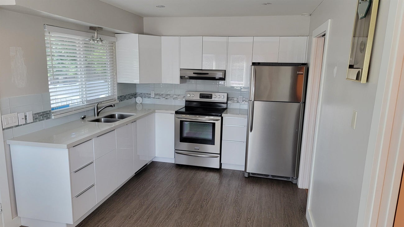 2395 Austin Avenue - Central Coquitlam Single Family Residence for Sale, 5 Bedrooms (R3049046) #4