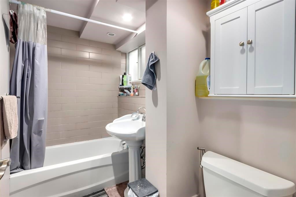 4449 Dundas Street - Vancouver Heights Single Family Residence for Sale, 4 Bedrooms (R3049114) #24