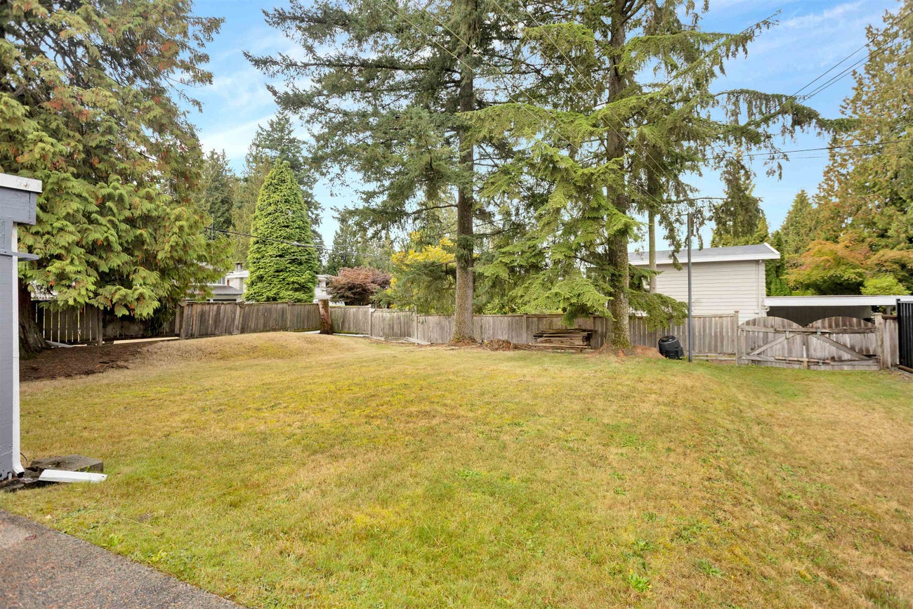 692 Blue Mountain Street - Coquitlam West Single Family Residence for Sale, 3 Bedrooms (R3049159)# - 8