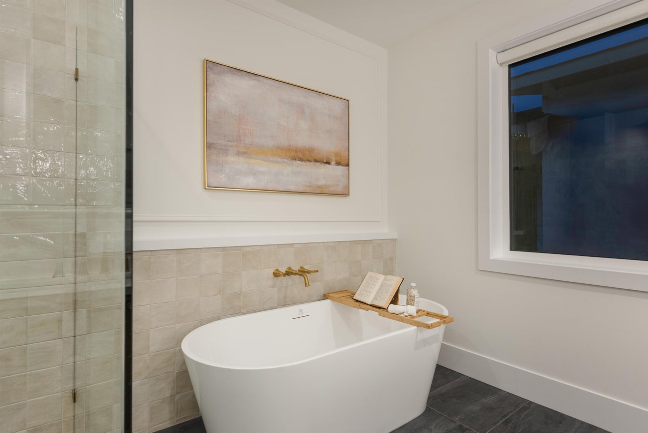 2141 Palliser Avenue - Central Coquitlam Single Family Residence for Sale, 7 Bedrooms (R3049409)# - 21