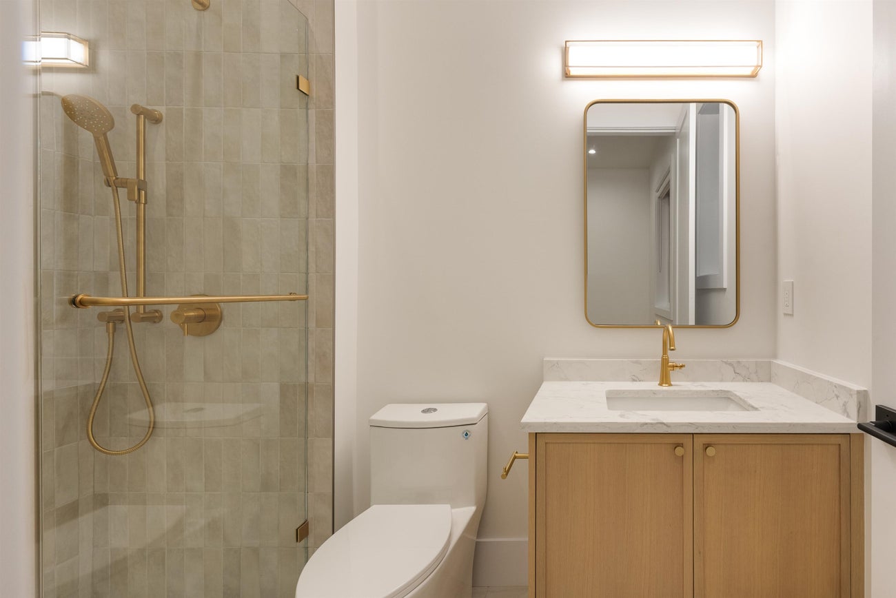 2141 Palliser Avenue - Central Coquitlam Single Family Residence for Sale, 7 Bedrooms (R3049409)# - 25