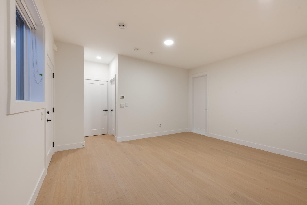 2141 Palliser Avenue - Central Coquitlam Single Family Residence for Sale, 7 Bedrooms (R3049409) #35
