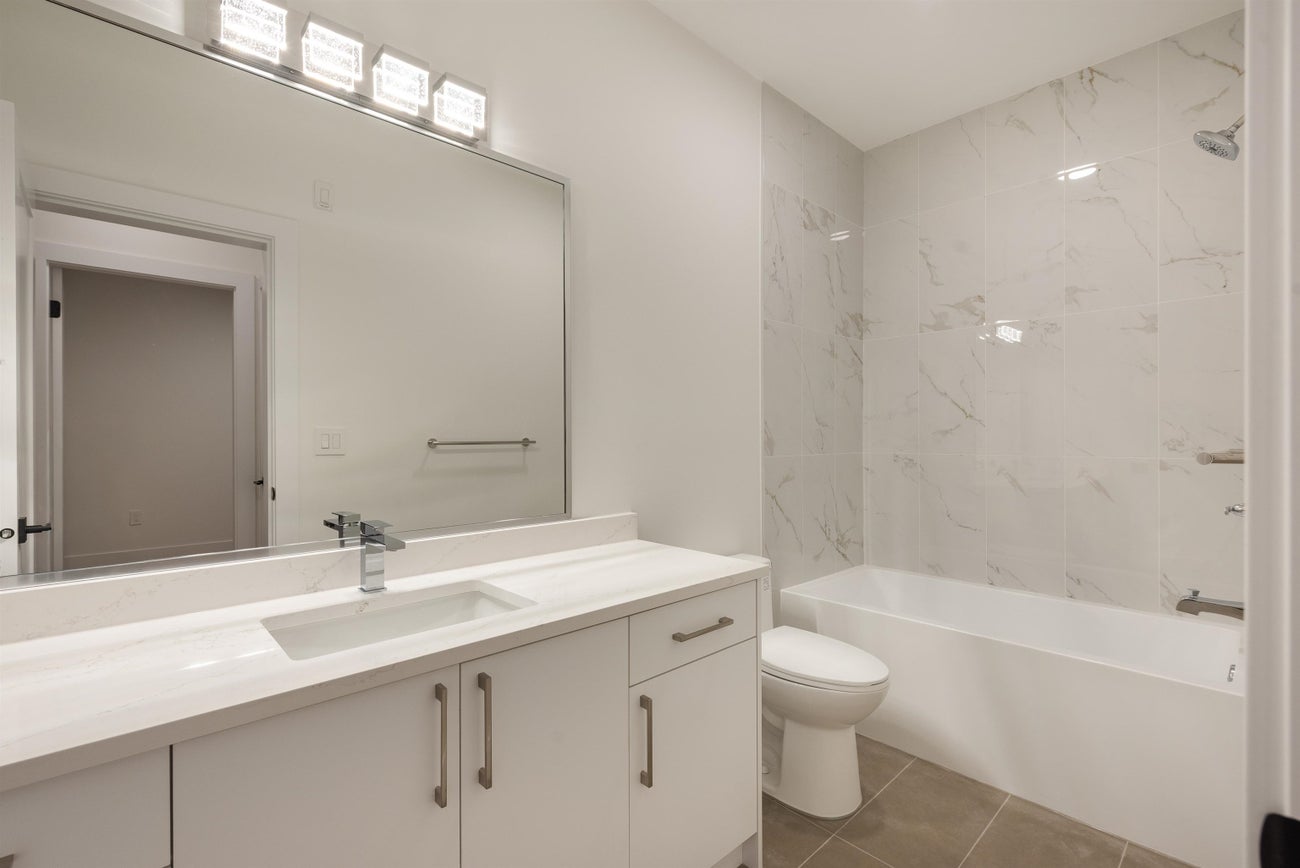 2141 Palliser Avenue - Central Coquitlam Single Family Residence for Sale, 7 Bedrooms (R3049409)# - 37