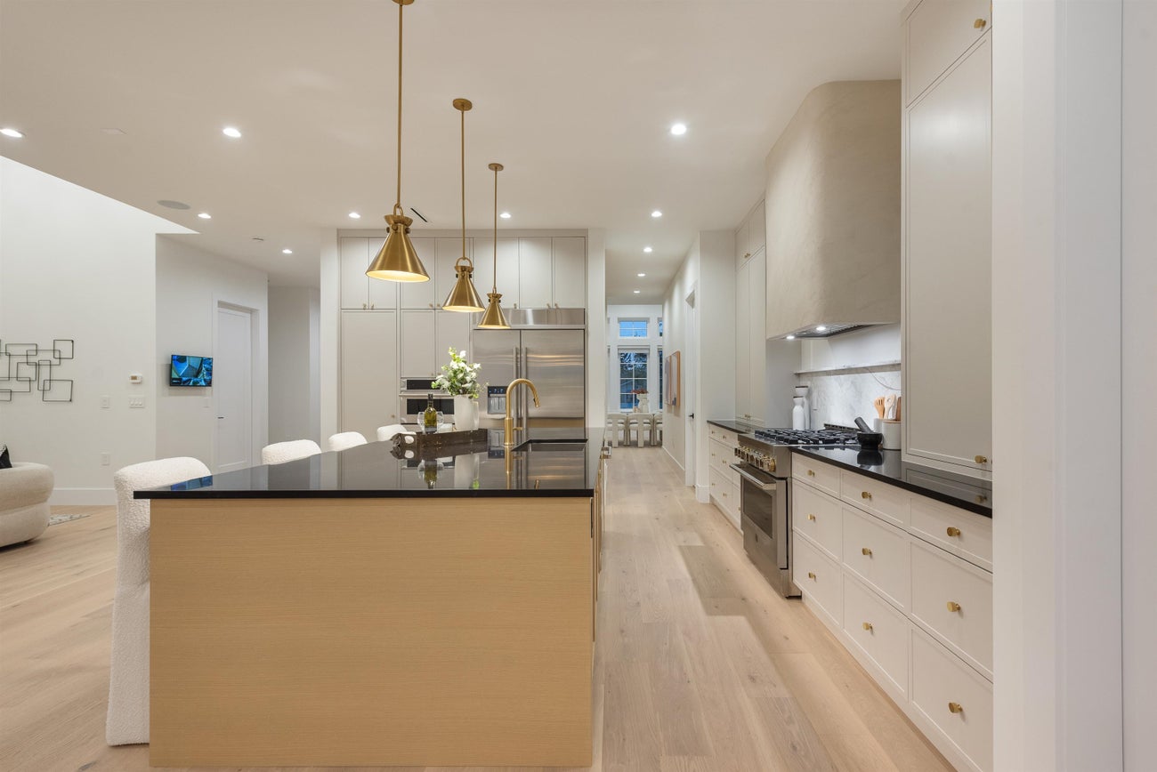 2141 Palliser Avenue - Central Coquitlam Single Family Residence for Sale, 7 Bedrooms (R3049409)# - 5