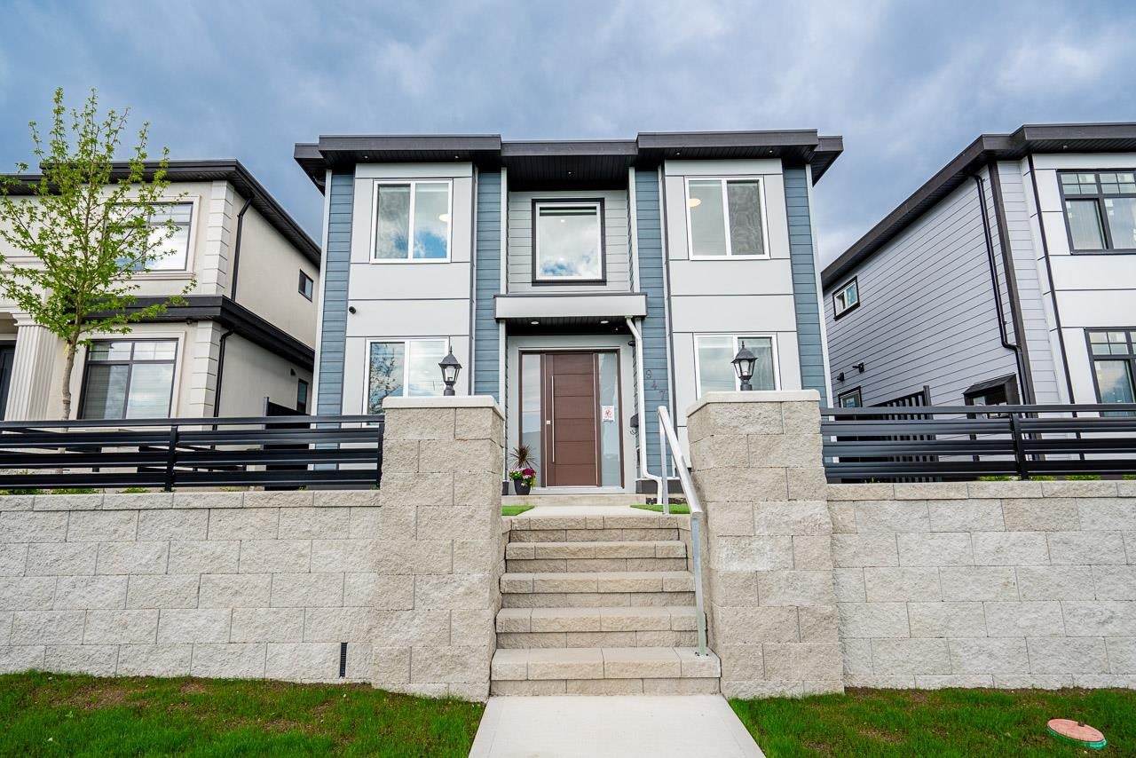 947 Walls Avenue - Maillardville Single Family Residence for Sale, 4 Bedrooms (R3049538)# - 1