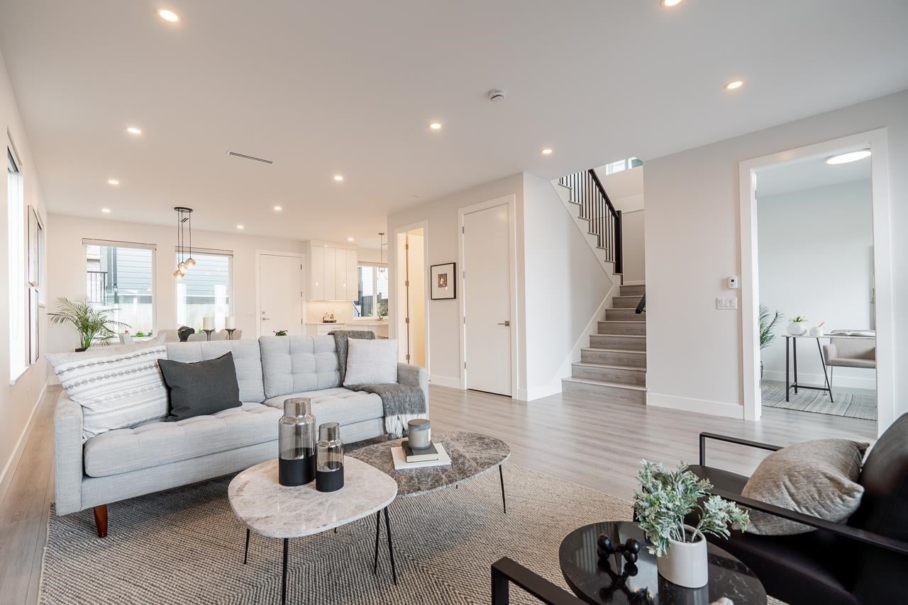 947 Walls Avenue - Maillardville Single Family Residence for Sale, 4 Bedrooms (R3049538)# - 5