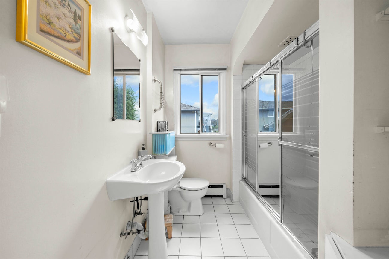 1371 Duthie Avenue - Sperling-Duthie Single Family Residence for Sale, 4 Bedrooms (R3049644)# - 16