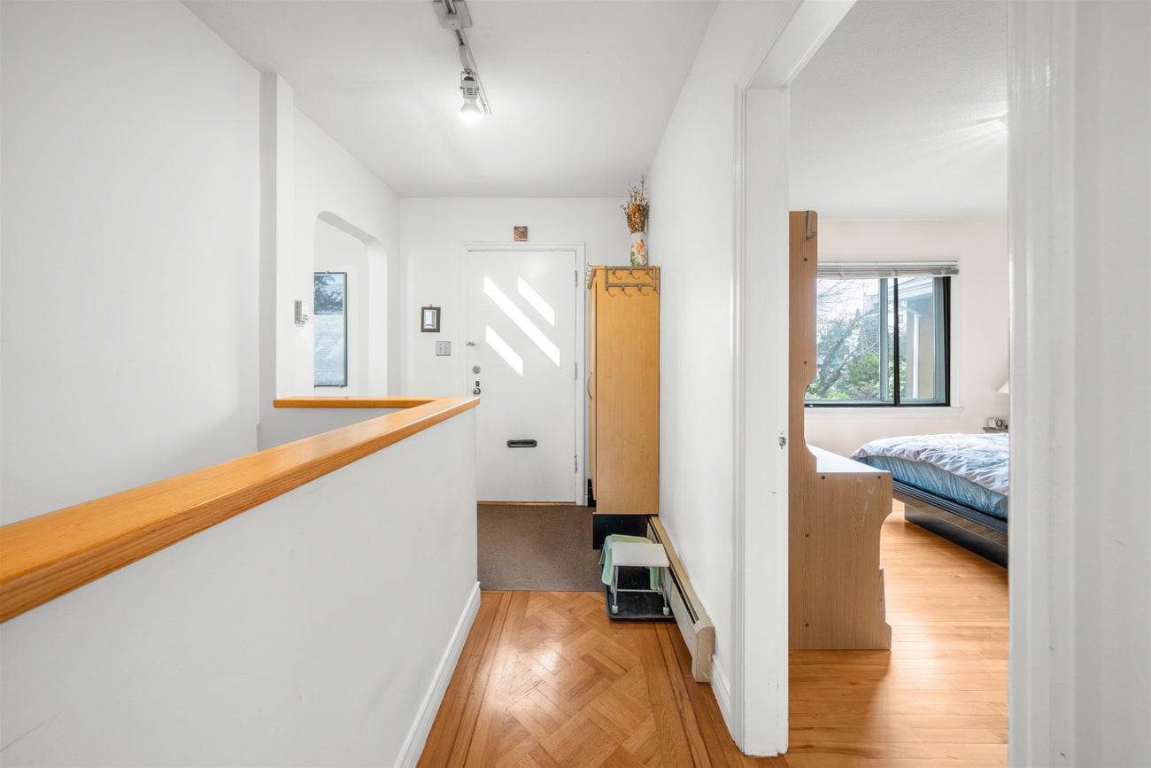 1371 Duthie Avenue - Sperling-Duthie Single Family Residence for Sale, 4 Bedrooms (R3049644)# - 17