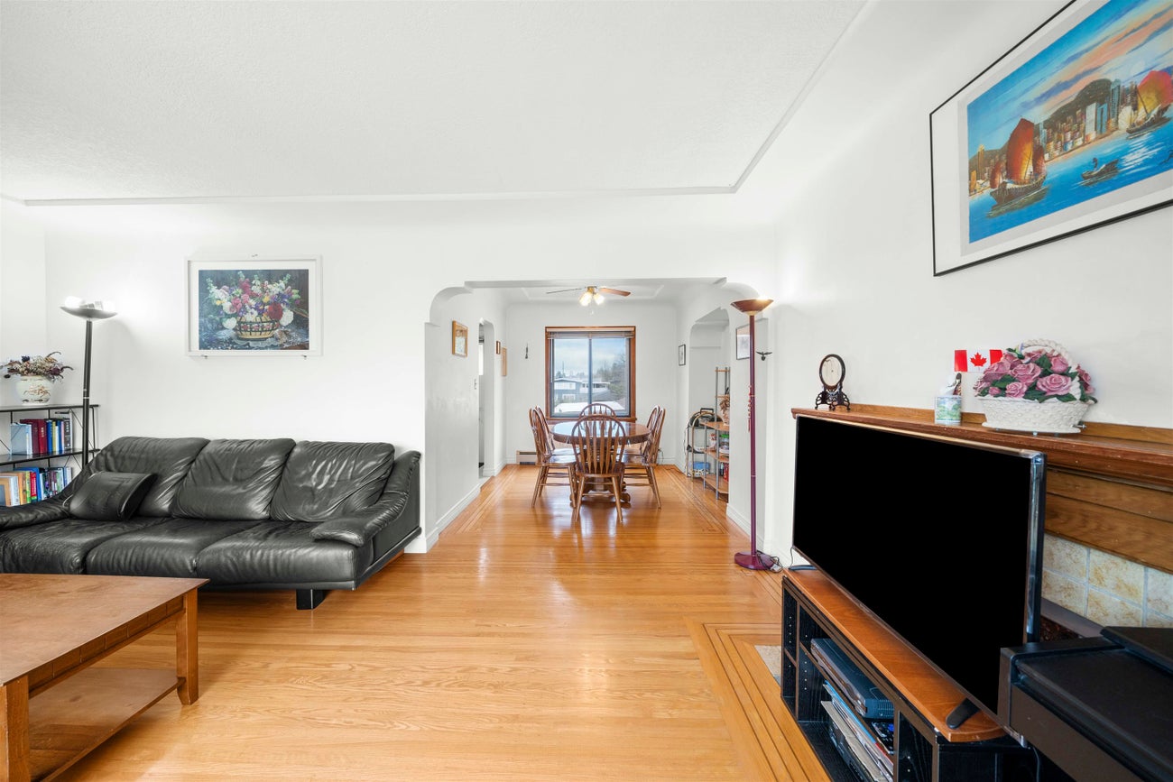 1371 Duthie Avenue - Sperling-Duthie Single Family Residence for Sale, 4 Bedrooms (R3049644)# - 4