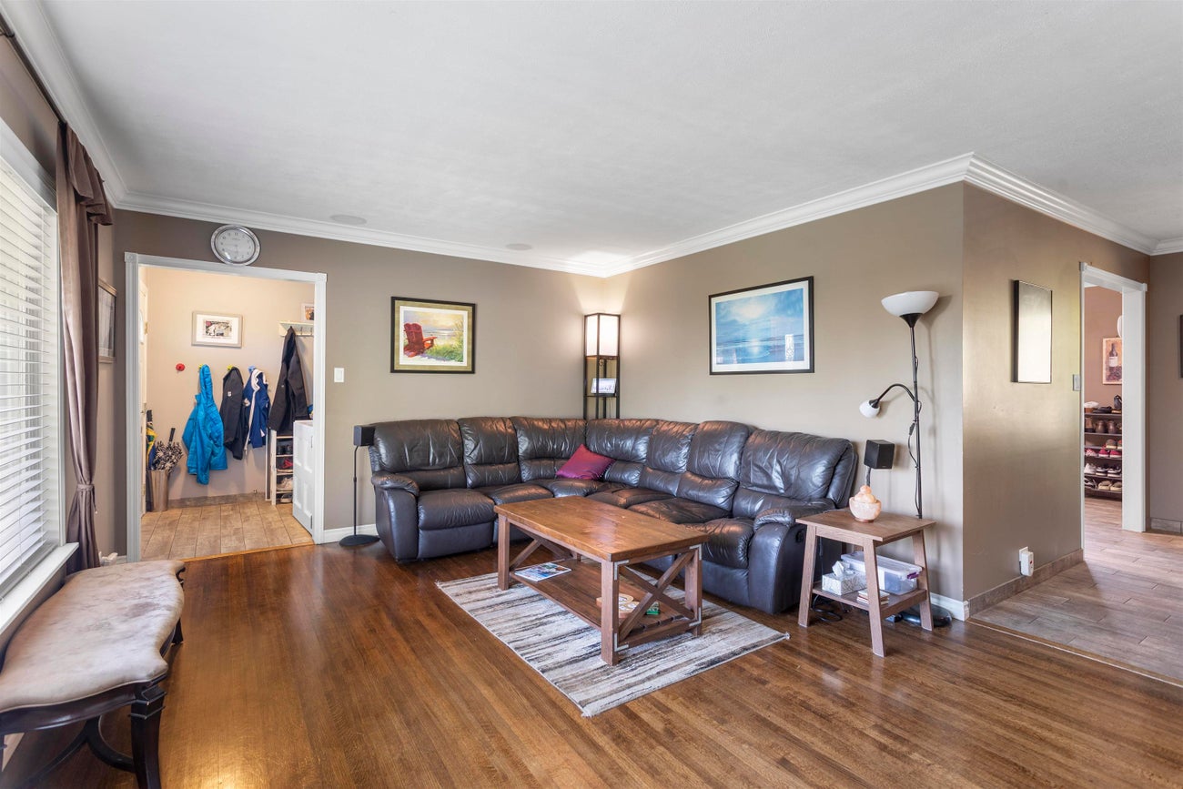 1419 Austin Avenue - Central Coquitlam Single Family Residence for Sale, 5 Bedrooms (R3050460) #4