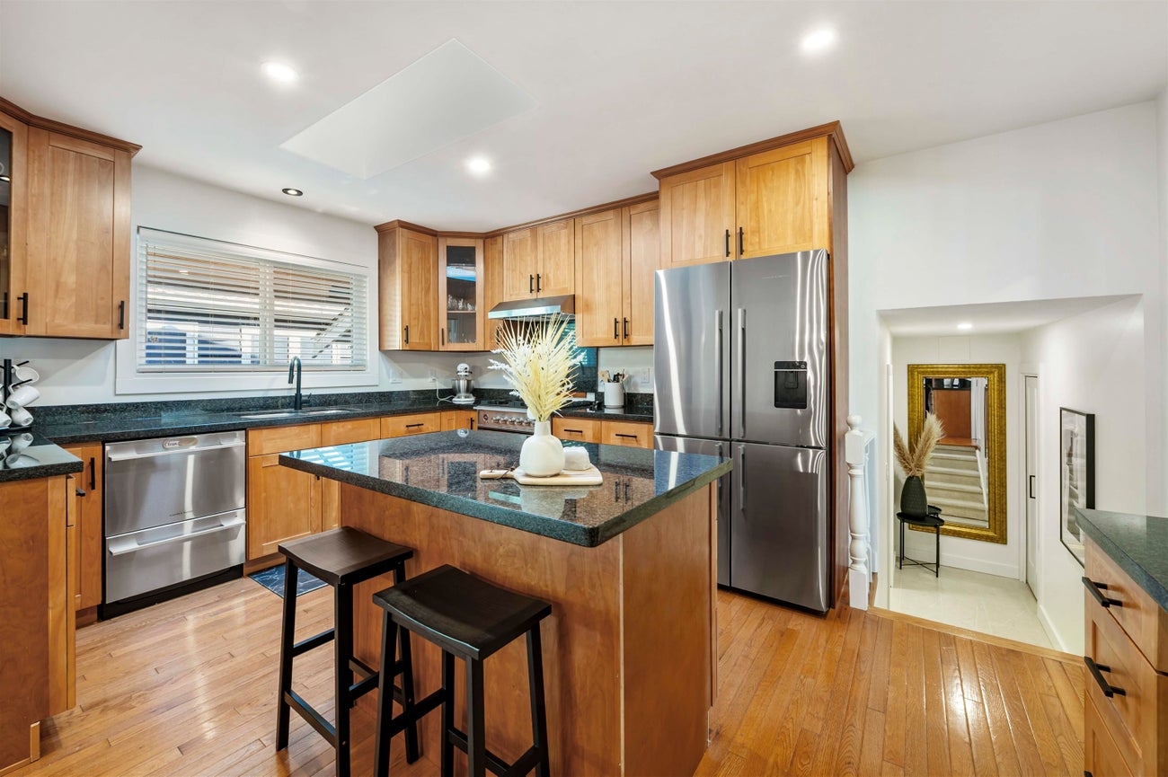 1419 Haversley Avenue - Central Coquitlam Single Family Residence for Sale, 5 Bedrooms (R3050530) #10