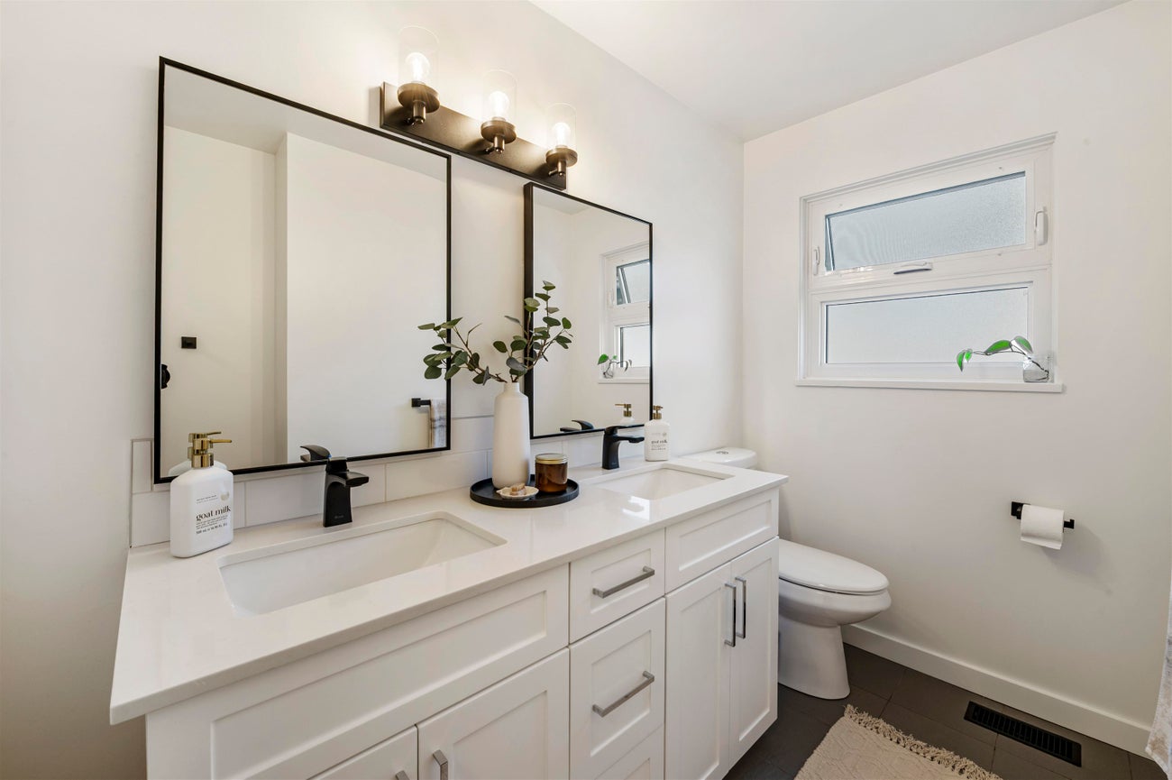 1419 Haversley Avenue - Central Coquitlam Single Family Residence for Sale, 5 Bedrooms (R3050530) #15