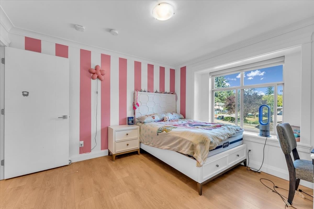 2268 Latimer Avenue - Central Coquitlam Single Family Residence for Sale, 7 Bedrooms (R3050699)# - 19