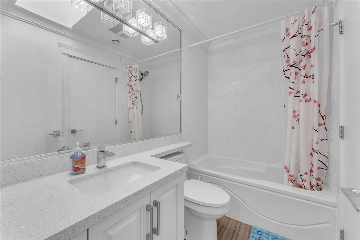 2268 Latimer Avenue - Central Coquitlam Single Family Residence for Sale, 7 Bedrooms (R3050699)# - 20