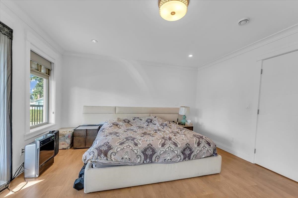 2268 Latimer Avenue - Central Coquitlam Single Family Residence for Sale, 7 Bedrooms (R3050699)# - 23