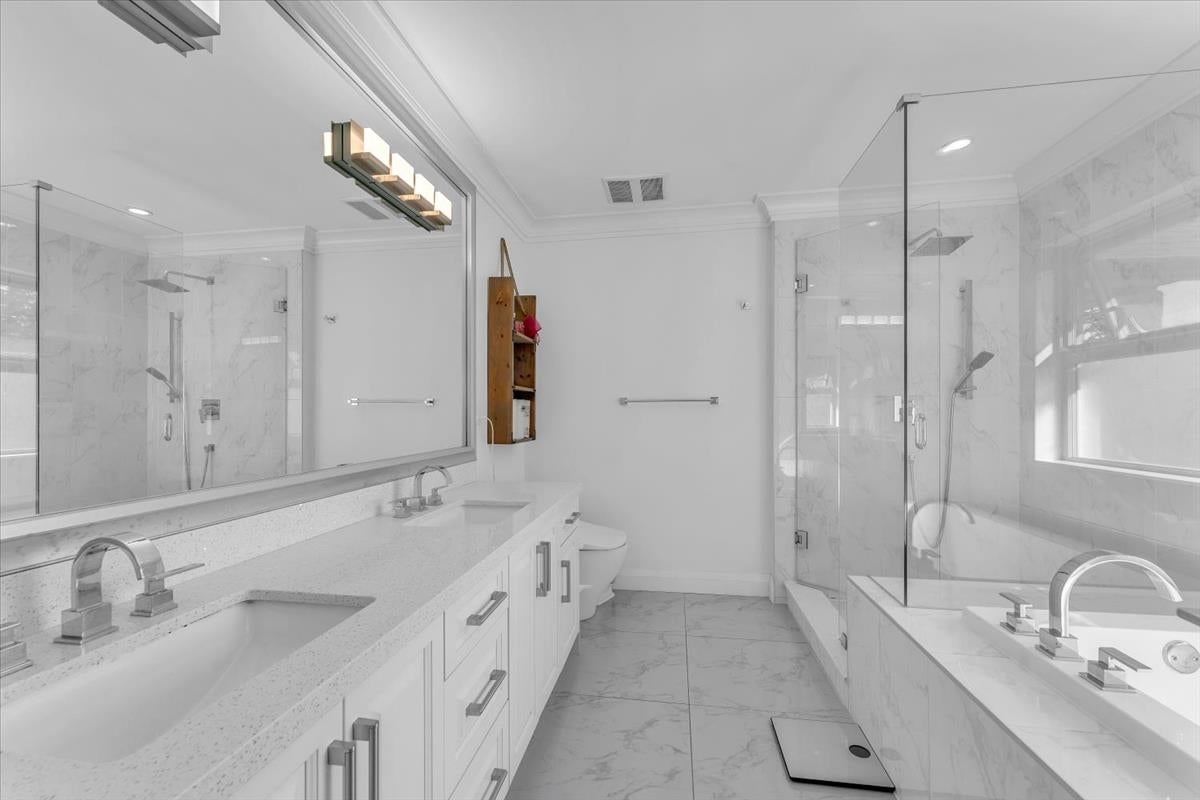 2268 Latimer Avenue - Central Coquitlam Single Family Residence for Sale, 7 Bedrooms (R3050699)# - 25