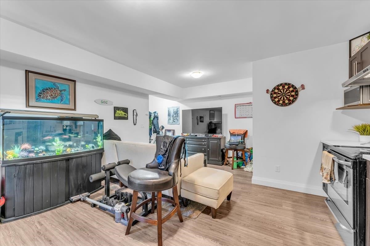 2268 Latimer Avenue - Central Coquitlam Single Family Residence for Sale, 7 Bedrooms (R3050699)# - 27