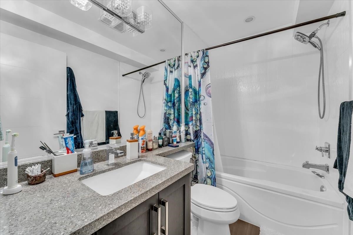 2268 Latimer Avenue - Central Coquitlam Single Family Residence for Sale, 7 Bedrooms (R3050699)# - 30