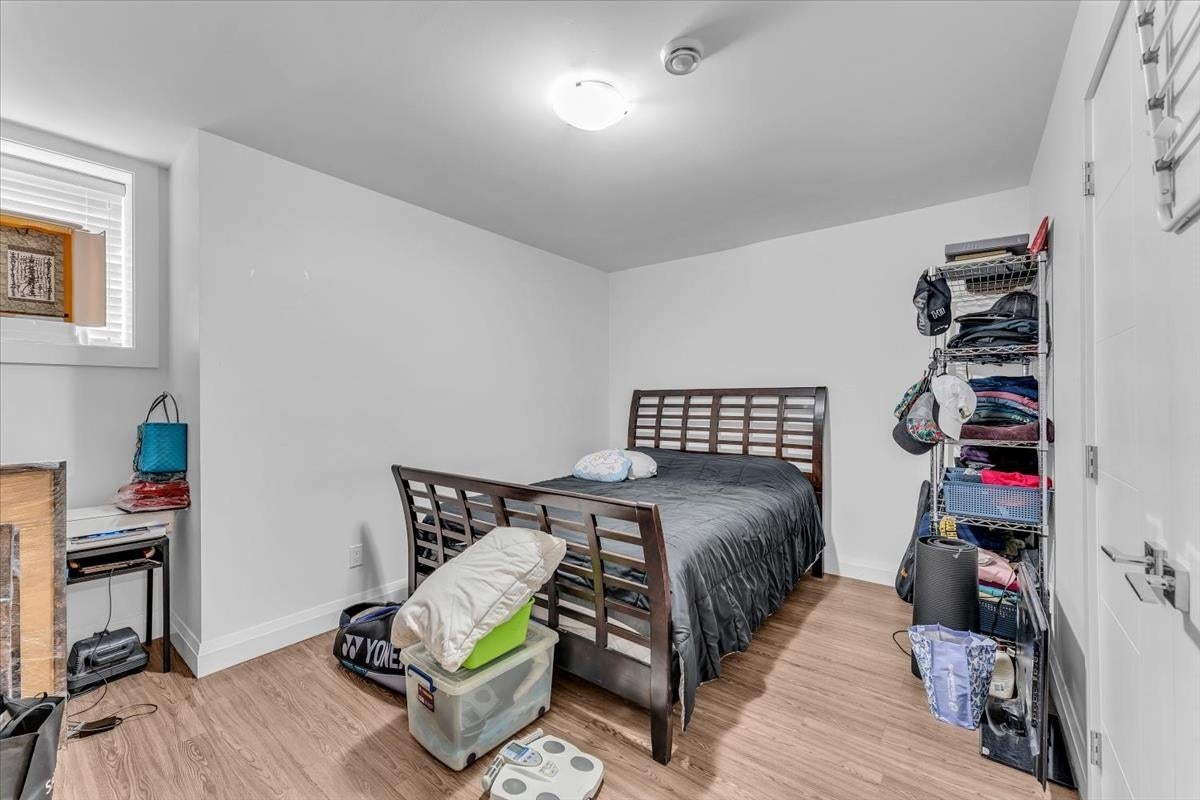 2268 Latimer Avenue - Central Coquitlam Single Family Residence for Sale, 7 Bedrooms (R3050699)# - 32