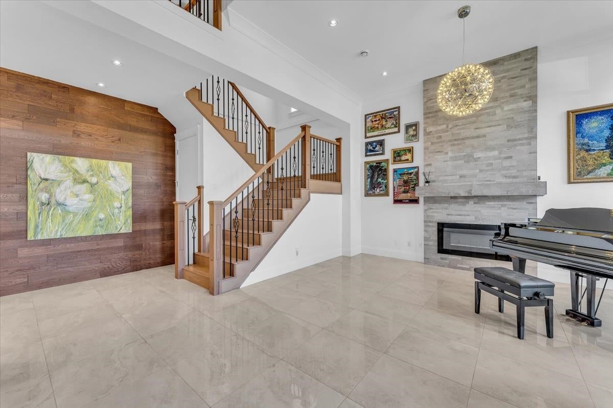 2268 Latimer Avenue - Central Coquitlam Single Family Residence for Sale, 7 Bedrooms (R3050699)# - 3