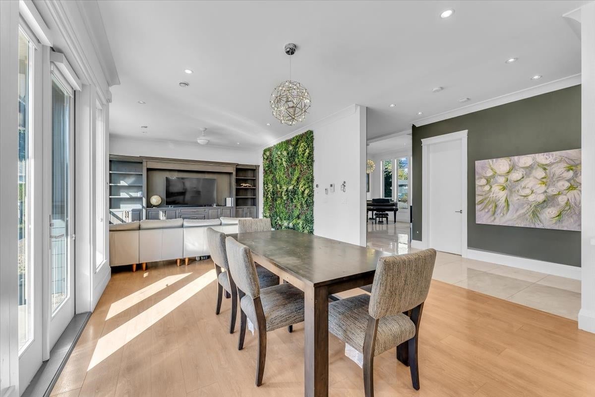 2268 Latimer Avenue - Central Coquitlam Single Family Residence for Sale, 7 Bedrooms (R3050699)# - 9