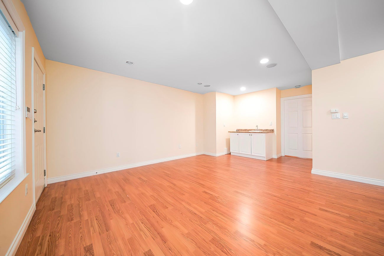 7371 Union Street - Simon Fraser Univer. Single Family Residence for Sale, 6 Bedrooms (R3050702) #29