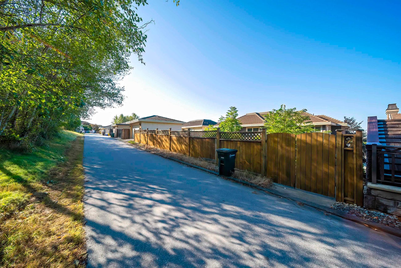 7371 Union Street - Simon Fraser Univer. Single Family Residence for Sale, 6 Bedrooms (R3050702) #38