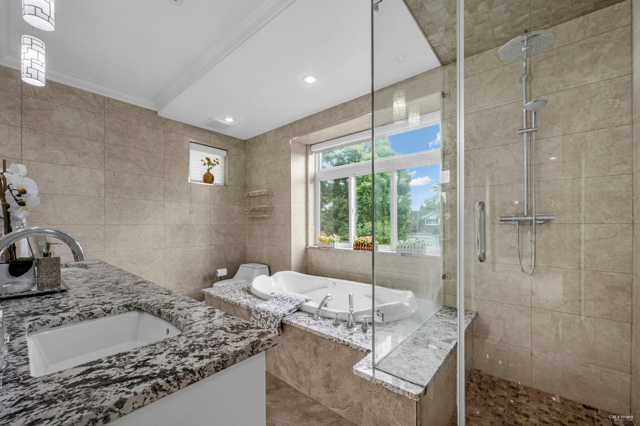 3601 Lynndale Crescent - Government Road Single Family Residence for Sale, 9 Bedrooms (R3051116)# - 24