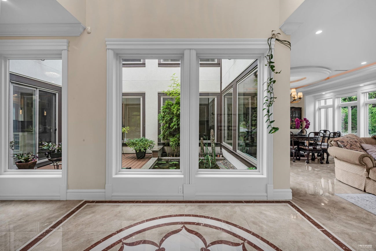 3601 Lynndale Crescent - Government Road Single Family Residence for Sale, 9 Bedrooms (R3051116)# - 2