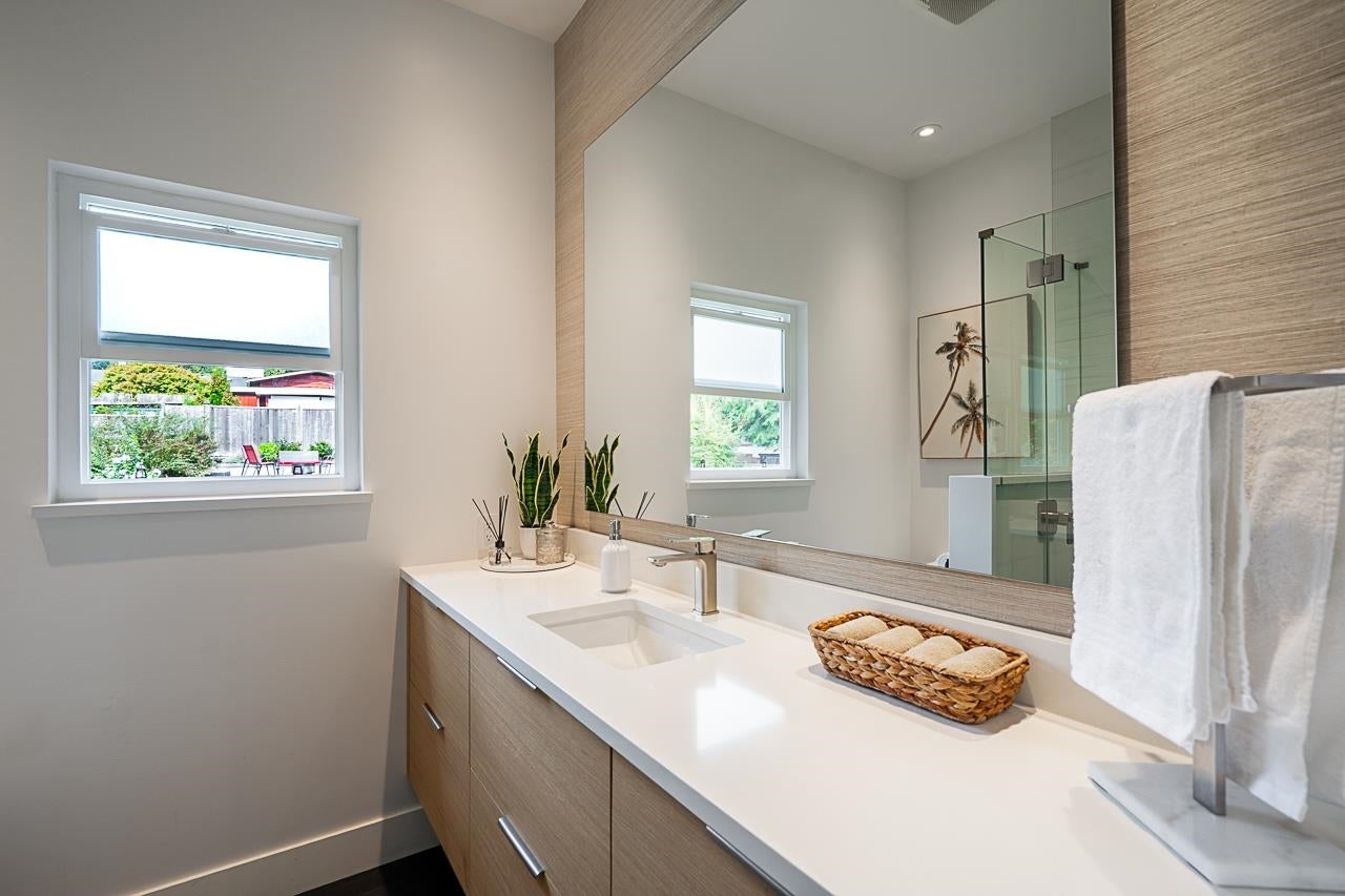 1723 Hammond Avenue - Central Coquitlam Single Family Residence for Sale, 5 Bedrooms (R3051213) #12