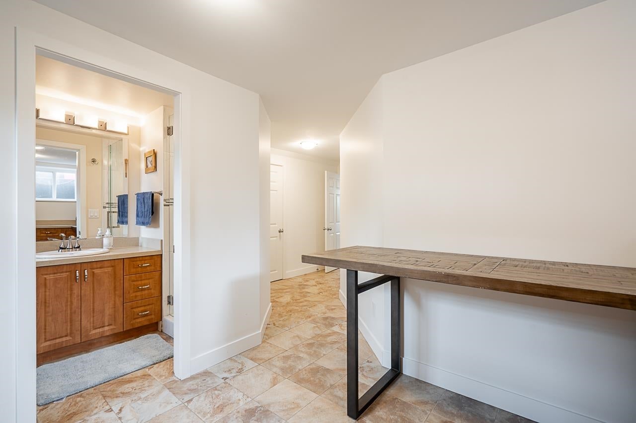 1723 Hammond Avenue - Central Coquitlam Single Family Residence for Sale, 5 Bedrooms (R3051213) #19
