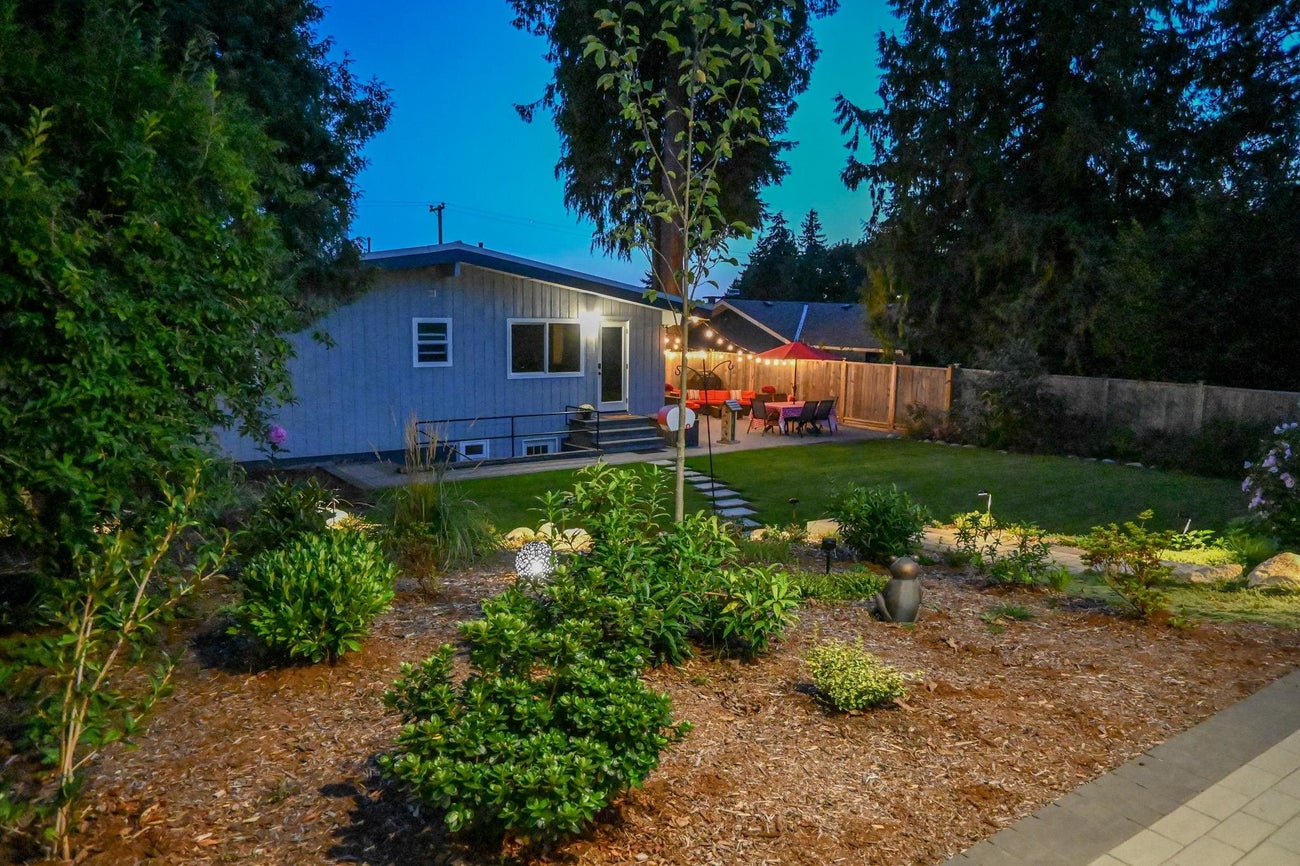 1723 Hammond Avenue - Central Coquitlam Single Family Residence for Sale, 5 Bedrooms (R3051213) #29